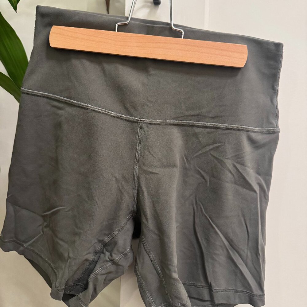 Lululemon Align High-Rise Short 6" in Grey Sage, Size 8